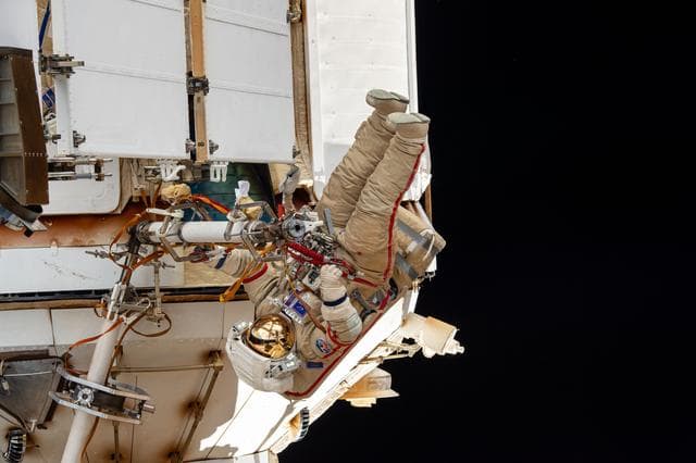 NASA image: iss070e014007