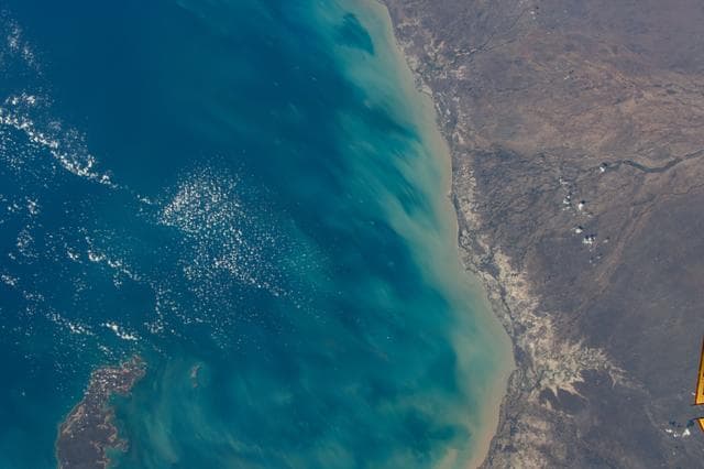 NASA image: iss070e025826