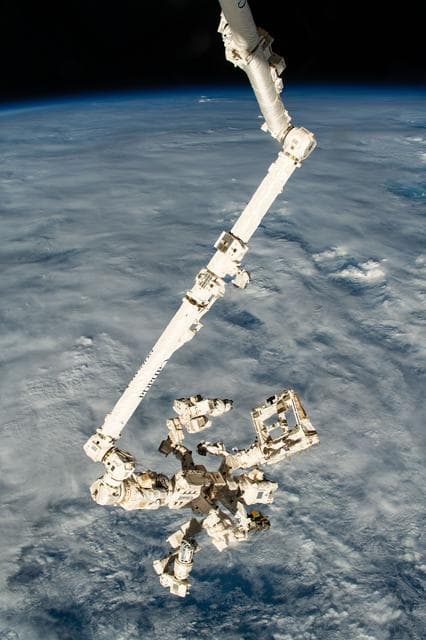 NASA image: iss070e025899