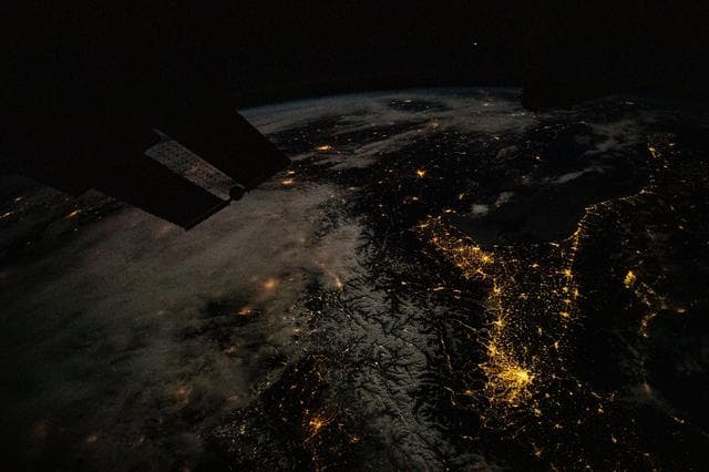 NASA image: iss070e030942