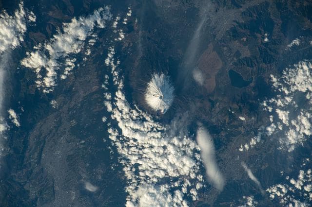 NASA image: iss070e039404
