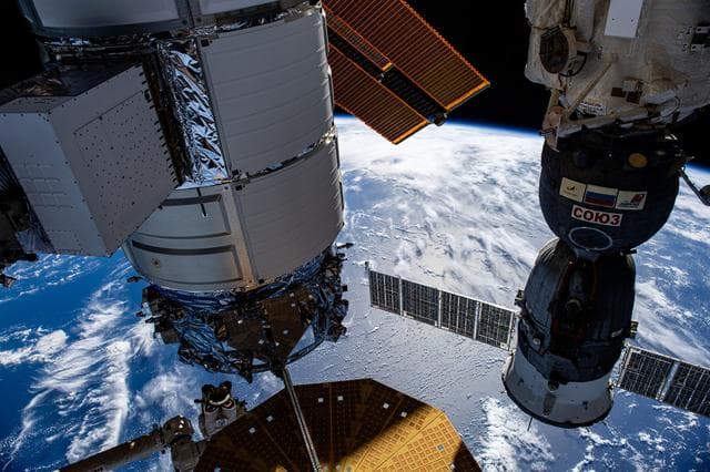 NASA image: iss070e043698