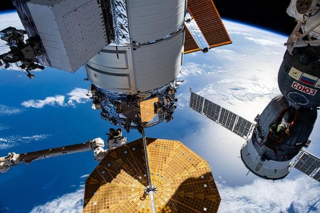 NASA image: iss070e043731