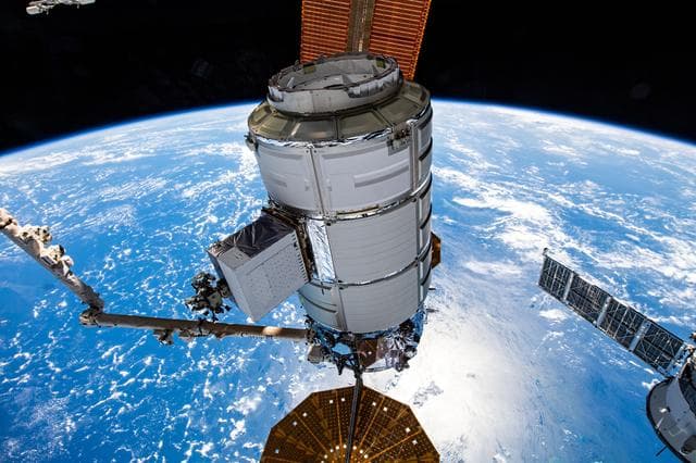 NASA image: iss070e044474