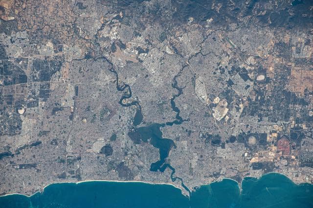 NASA image: iss070e060613
