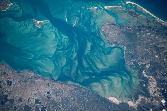 NASA image: iss070e064005