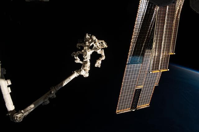 NASA image: iss070e076757
