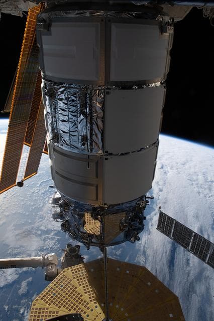 NASA image: iss070e086298