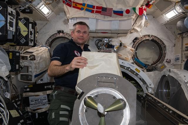 NASA image: iss070e098166
