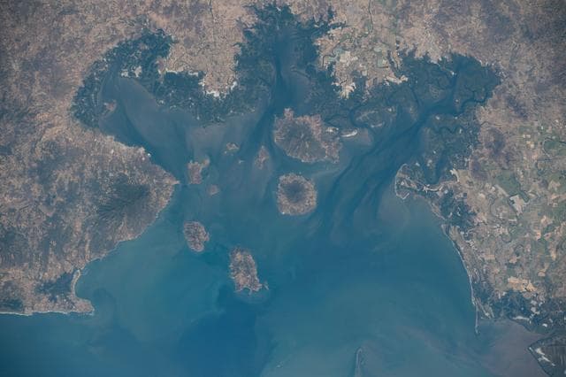 NASA image: iss070e098305