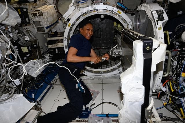 iss071e001359