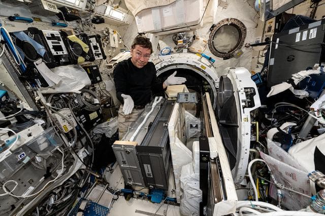 NASA image: iss071e008781