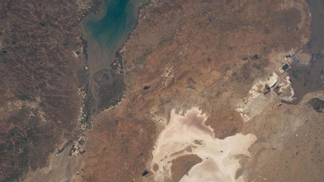 NASA image: iss071e041652