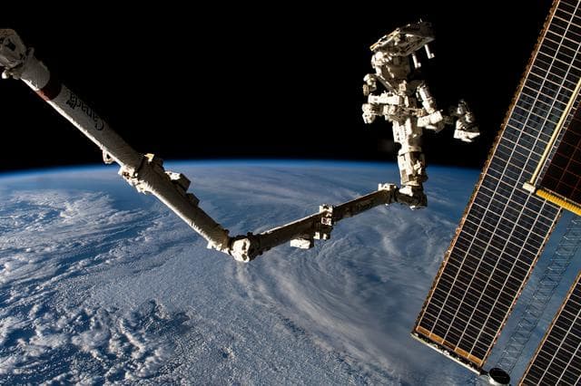 NASA image: iss071e077765