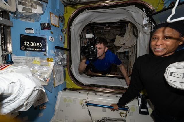 NASA image: iss071e143785