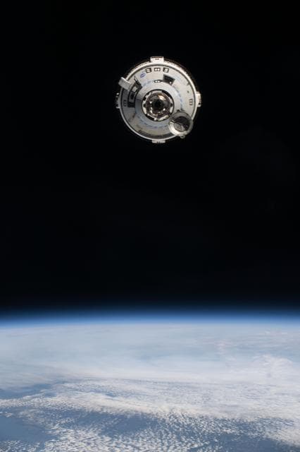 NASA image: iss071e171112