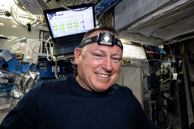 NASA image: iss071e235668
