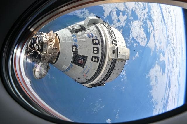 NASA image: iss071e265073_stk