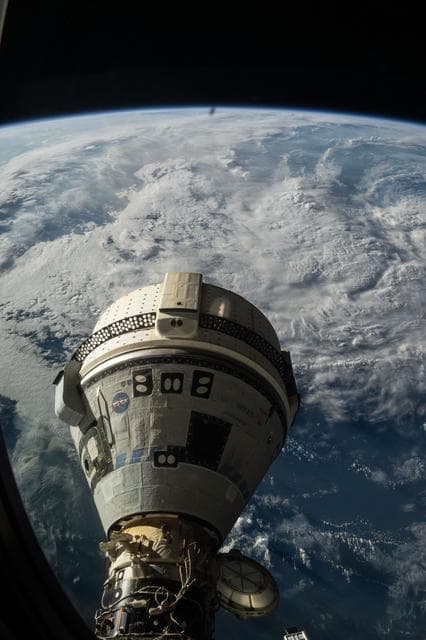 NASA image: iss071e297541