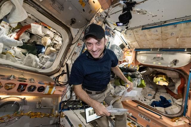 NASA image: iss071e321376