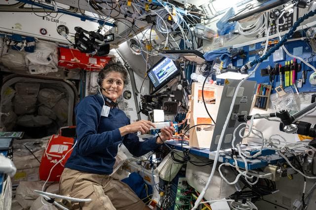 NASA image: iss071e356675