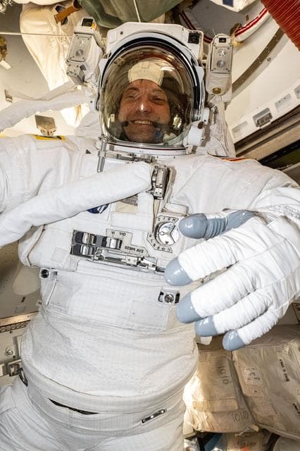 NASA image: iss071e414633