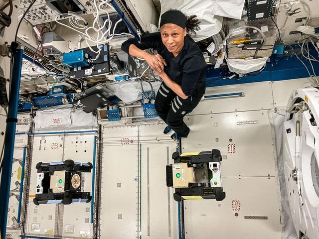 NASA image: iss071e464314