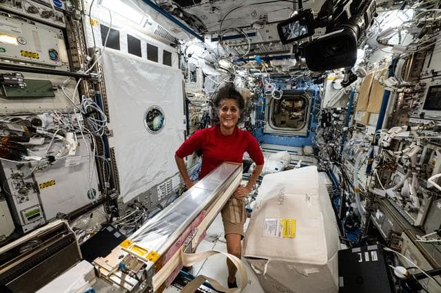 NASA image: iss071e547354