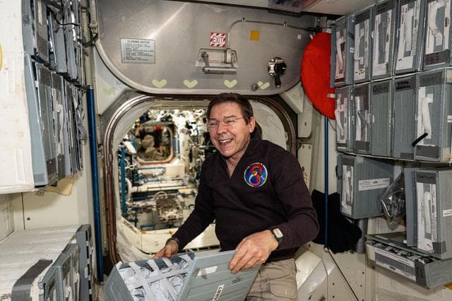 NASA image: iss071e549683