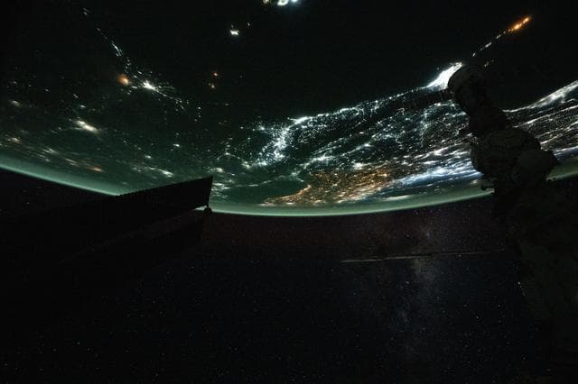 NASA image: iss071e611752