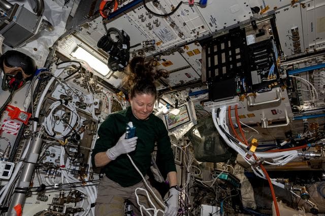 NASA image: iss071e612592