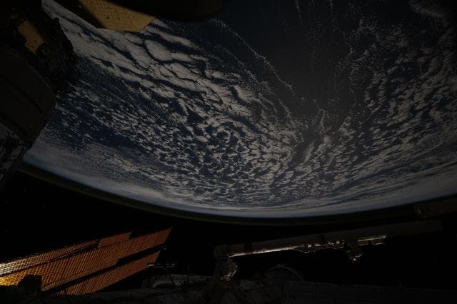 NASA image: iss071e619284