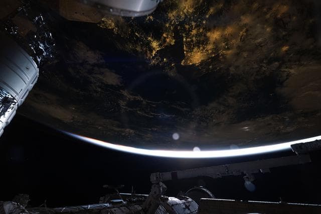 NASA image: iss071e621477
