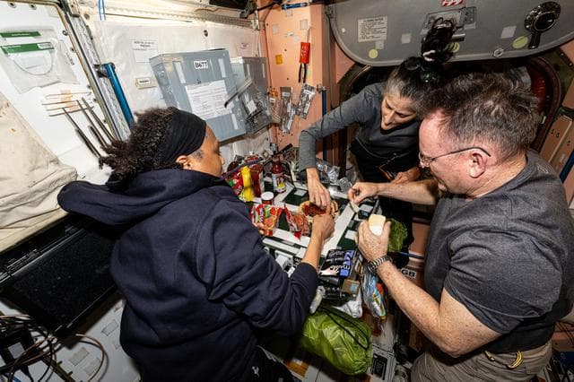 NASA image: iss071e666851