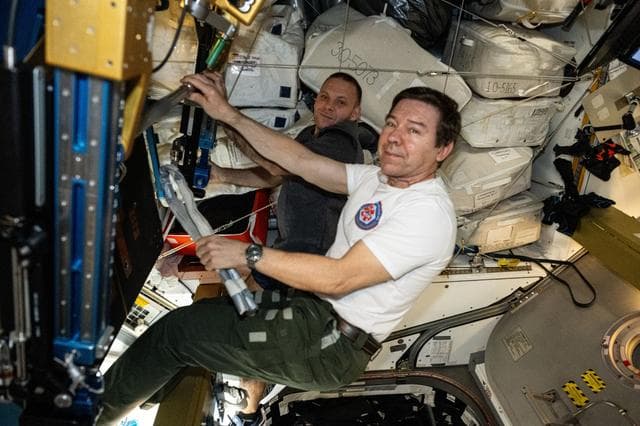 NASA image: iss071e666983