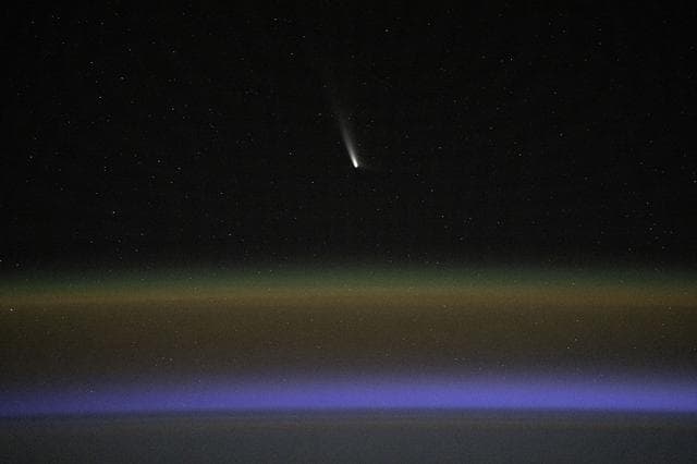 NASA image: iss071e700447