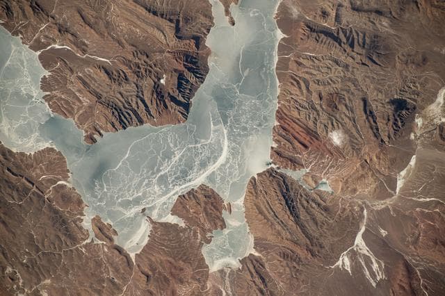NASA image: An icy lake in southwestern China's high plateau region