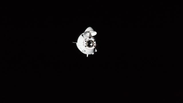 NASA image: The SpaceX Dragon Endurance crew spacecraft approaches the International Space Station