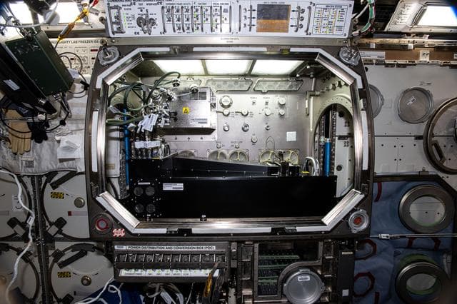 NASA image: iss073e0002997