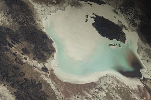 NASA image: Lake Coipasa in Bolivia near the border with Chile
