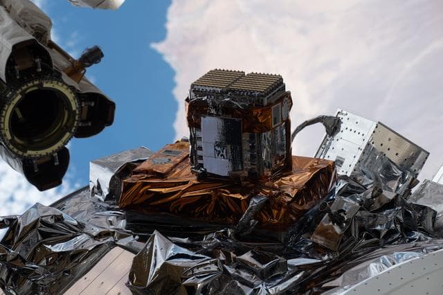 NASA image: iss073e0705704
