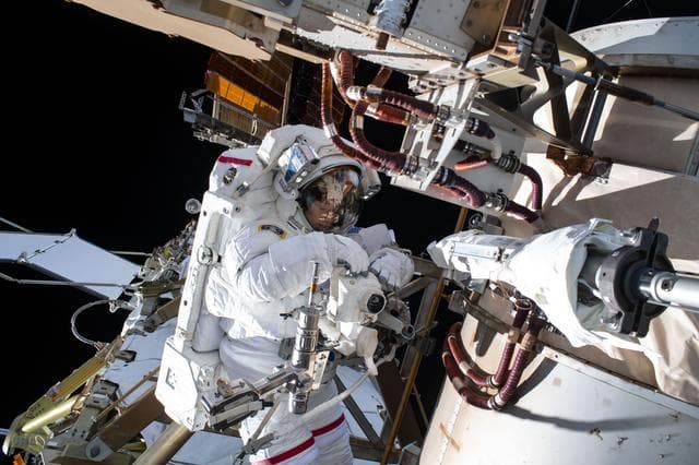NASA image: iss074e0403089