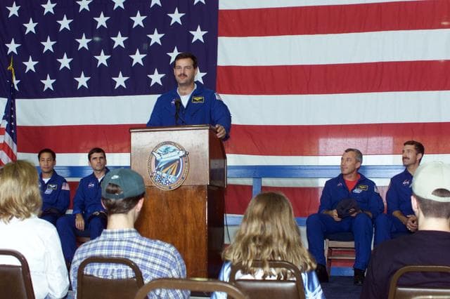 NASA image: STS-106 crew return to Ellington Field