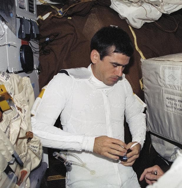 NASA image: View of STS-106 MS / cosmonaut Malenchenko suiting up for an EVA