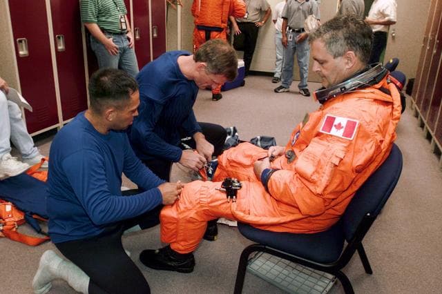 NASA image: STS-97 preflight training in Bldg 9 CCTII