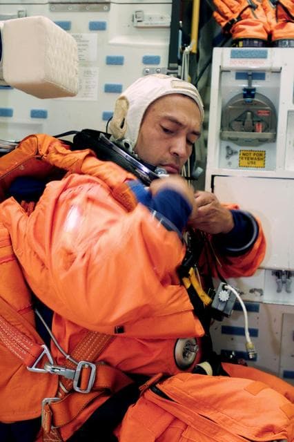 NASA image: STS-97 preflight training in Bldg 9 CCTII
