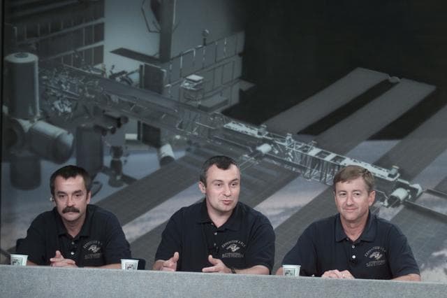NASA image: STS-106 and Expedition 3 Briefing