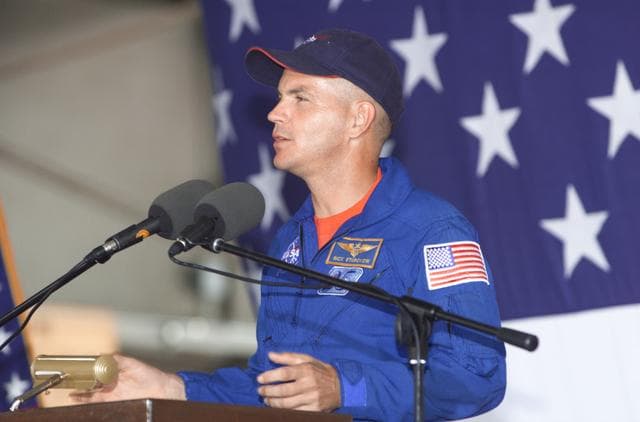 NASA image: STS-105 Expedition 2 Return