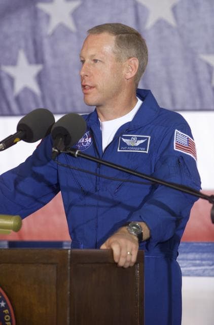 NASA image: STS-105 Expedition 2 Return