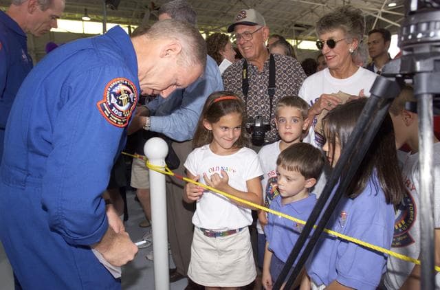 NASA image: STS-105 Expedition 2 Return